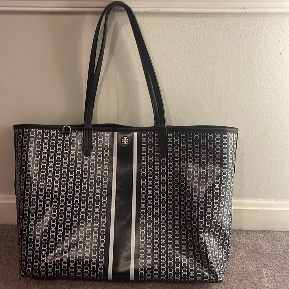 Tory Butch Chainlink Tote!
